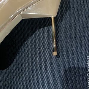 Never Worn! Tan Skinny Gold Heeled Stiletto Size 10